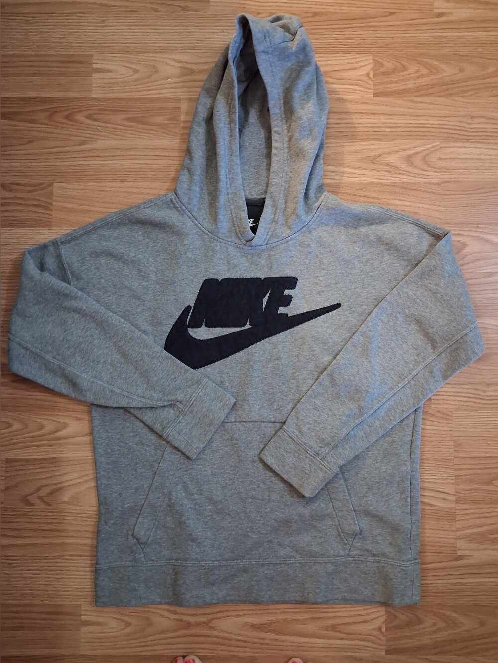 NIKE hoodie. Mens. Size XL. Gray & Black